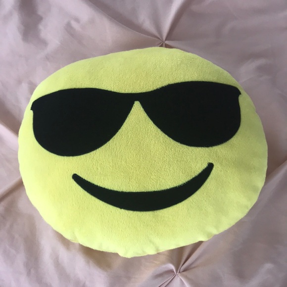 Emoji Pillow - Picture 2 of 3